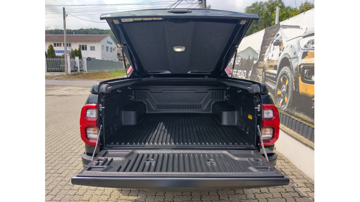 Montare inchidere de bena sport cover SCZ si capitonaj de bena pe Toyota Hilux 2025
