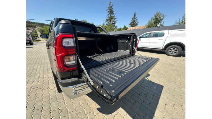 RealTruck roll cover & rollbar installed on Toyota Hilux 2025