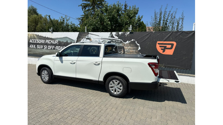 Roll cover, cargo bar eagle installed on KGM Musso Grand 2025
