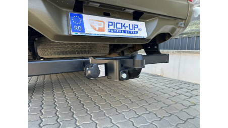 Winch, tow bar, hood guard installed on Mitsubishi L200 2017