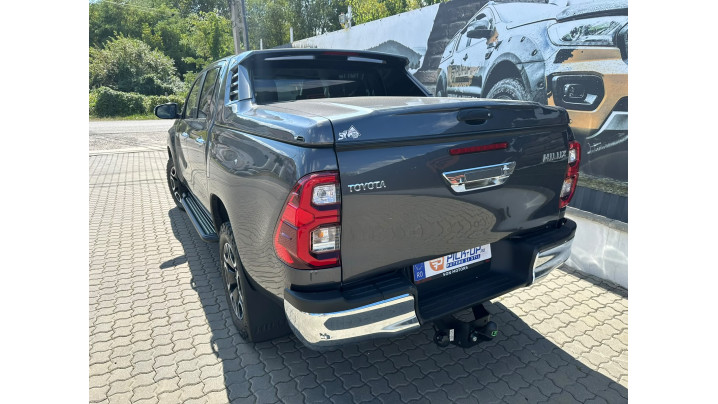 Fully equiped Toyota Hilux 2024