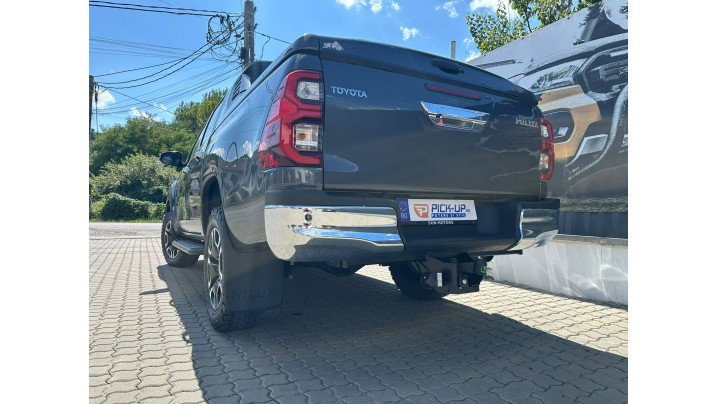 Fully equiped Toyota Hilux 2024