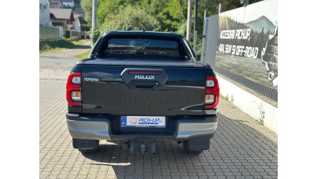 Fully equiped Toyota Hilux 2025