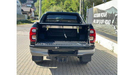 Fully equiped Toyota Hilux 2025