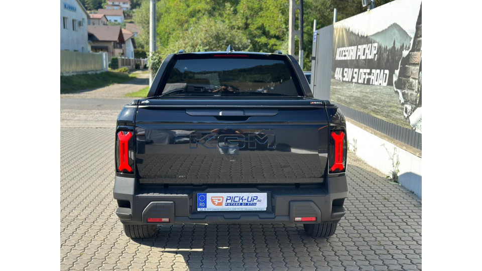 Manual roll cover installed on KGM Musso EV 2025