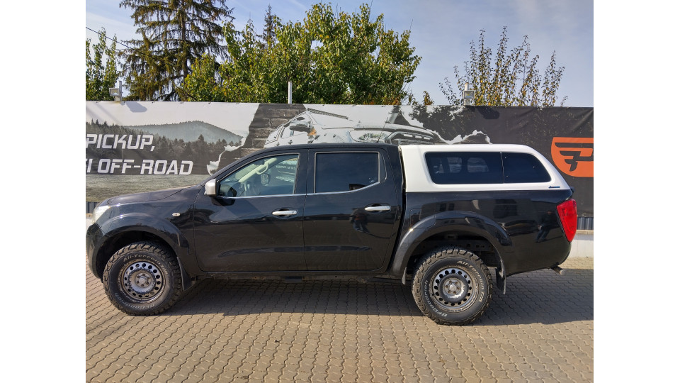 Bed liner and canopy installed on Nissan Navara NP300 2020
