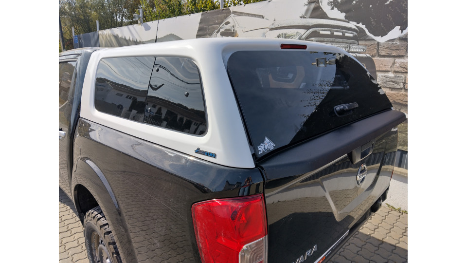 Montare capitonaj de bena si hardtop pe Nissan Navara NP300