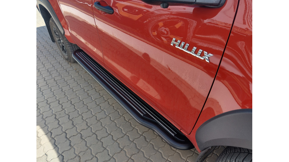 Montare rulou de bena, rollbar, praguri laterale pe Toyota Hilux 2023