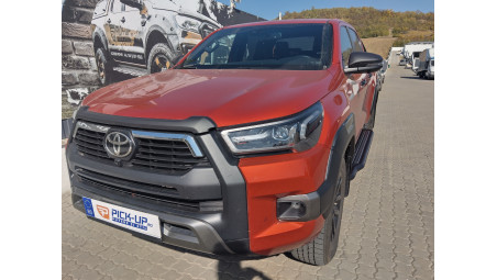 Roll cover,rollbar and side steps installed on Toyota Hilux 2023