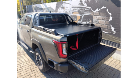 Roll cover and rollbar installed on Toyota Hilux Travo 2026