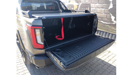 Roll cover and rollbar installed on Toyota Hilux Travo 2026
