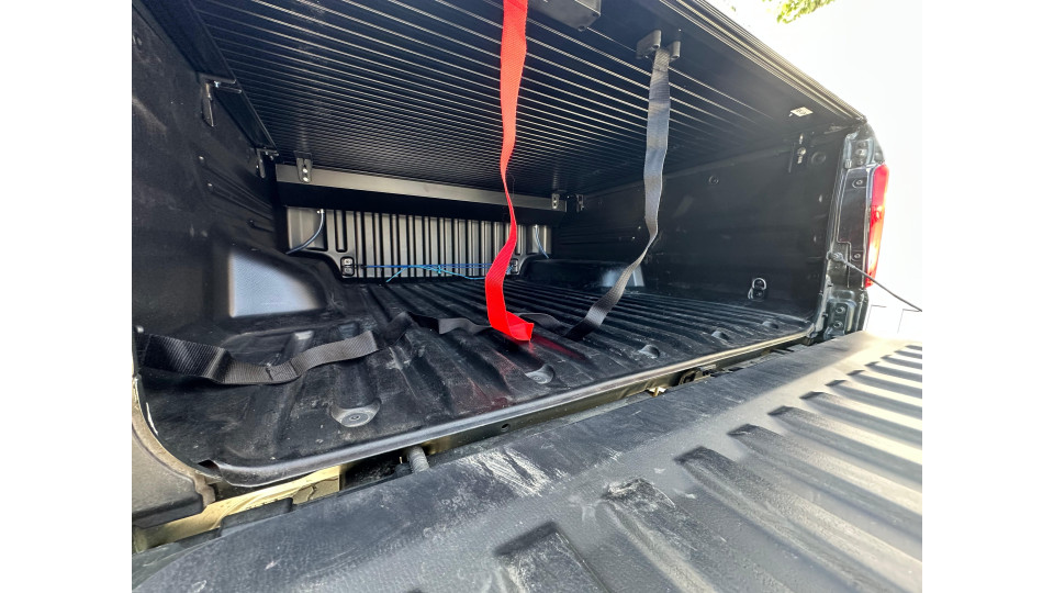 Manual roll cover installed on KGM Musso Grand 2025