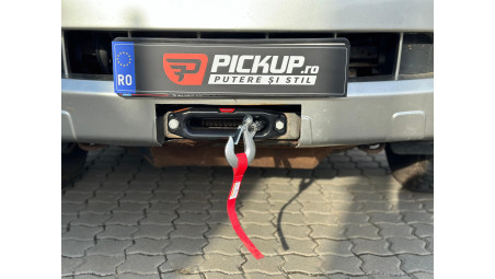 Warn EVO 8S winch installed on Toyota Hilux 2006
