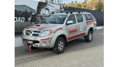 Warn EVO 8S winch installed on Toyota Hilux 2006