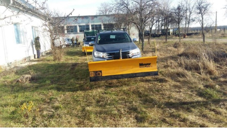 Snow plough 28220 16630-16632Salt spreader Medie